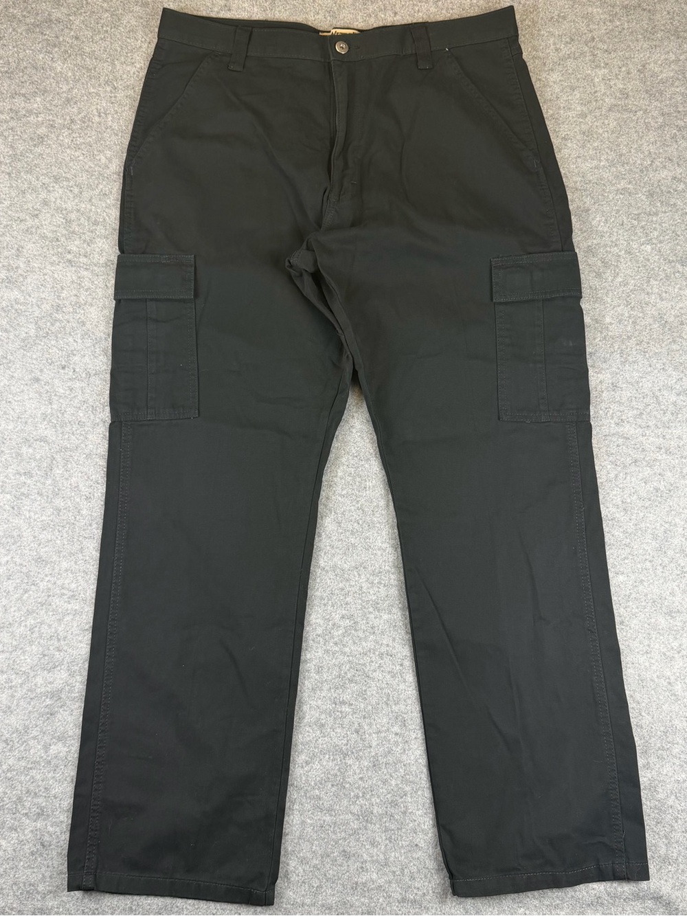 Wrangler Cargo Pants Men’s 35x32 Black Relaxed Fit Straight Leg Workwear